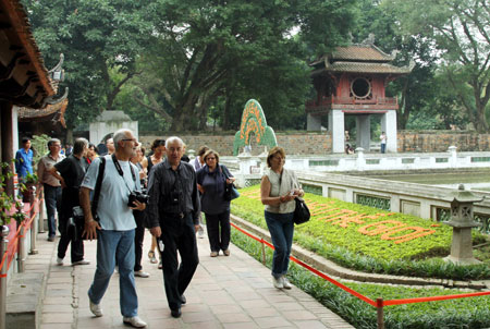 Hanoi plus de 1 000 milliards de dongs de recettes touristiques lors du Tet du Coq