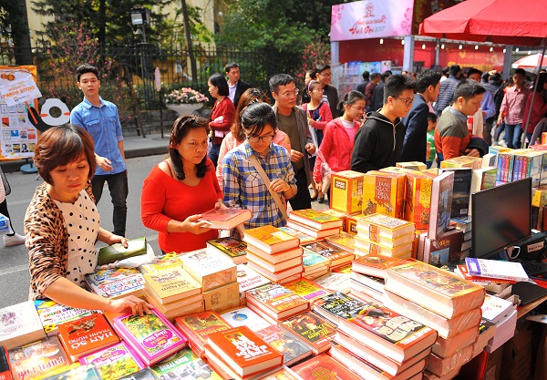 La rue des livres de Hanoi réalise un chiffre d affaires de plus de 7 milliards de dongs