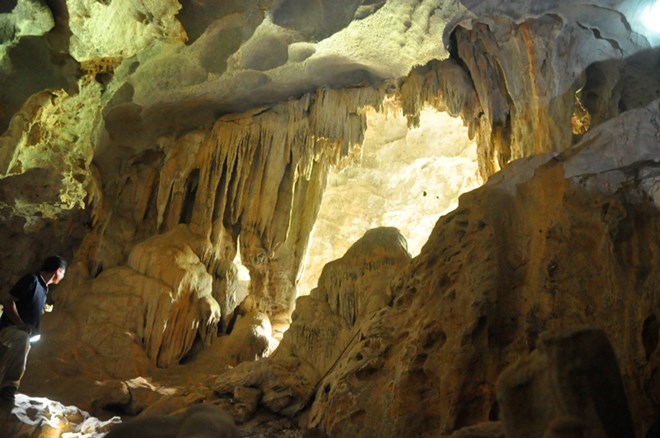 23 nouvelles grottes de la baie d Ha Long cherchent un nom
