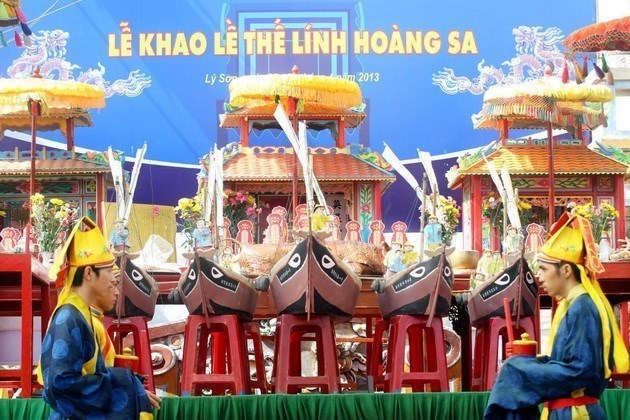 La province de Quang Ngai rend hommage aux garnisons de Hoàng Sa