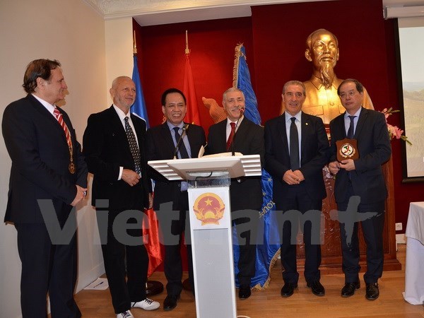 Le Vietnam adhère à l’Union Internationale des Fédérations de groupes folkloriques