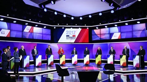 Macron en tête suivi par Le Pen, Mélenchon talonne Fillon
