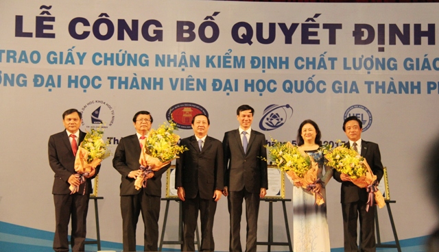 Des certificats d’excellence pour les facultés de l’Université nationale de Hô Chi Minh-Ville