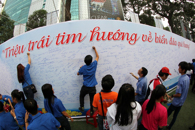 Les étudiants vietnamiens s’orientent vers la mer et les îles de la Patrie