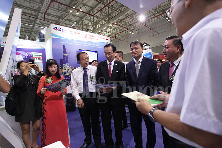 Bientôt les expositions sur les équipements électriques et les énergies vertes