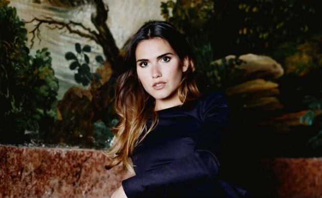 Une chanteuse française se produit à Da Nang