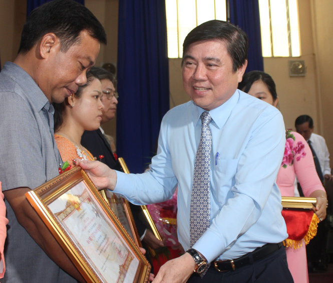 Ho Chi Minh-Ville remise du titre de Mères héroïnes du Vietnam