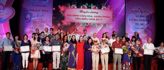 Hô Chi Minh-Ville  100 familles exemplaires à l honneur