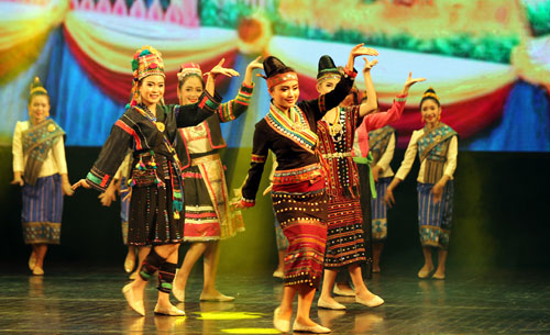 Ouverture des Journées culturelles et touristiques Vietnam-Laos