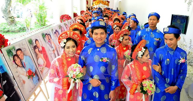 Hô Chi Minh-Ville  Un mariage collectif le jour de la Fête nationale