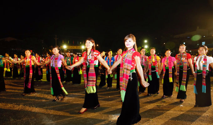 Yên Bai prépare la Semaine culturelle et touristique de Muong Lo 2017
