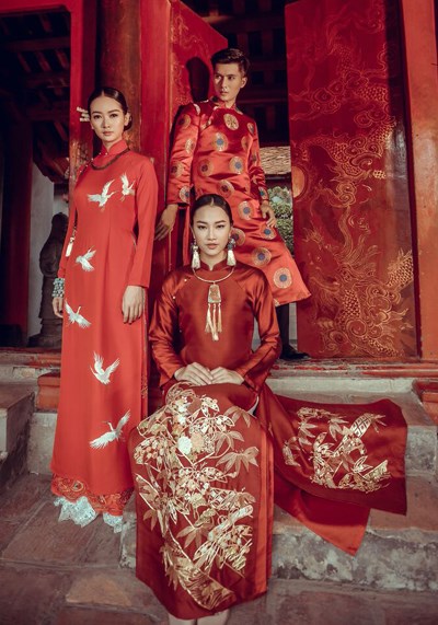 L ao dai du Vietnam est présenté au Petit Palais à Paris