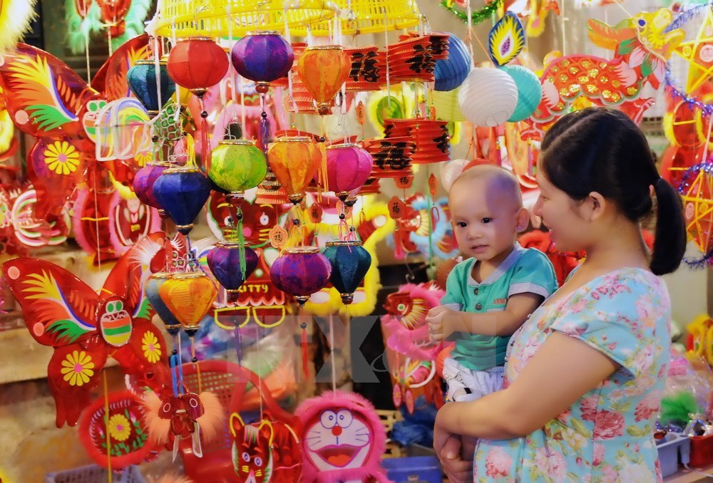 Ho Chi Minh-Ville La rue des lanternes avant la fête de la mi-automne