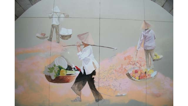 « Souvenirs de Hanoi » sur les voûtes du viaduc de la rue Phùng Hung