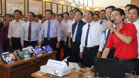 Exposition sur Hoàng Sa et Truong Sa à Phú Tho