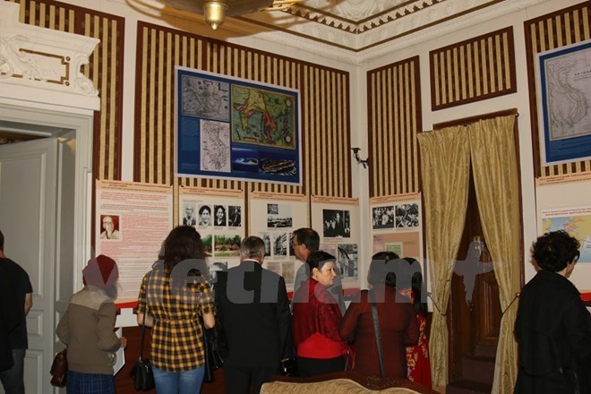 Exposition de photos et séminaire sur le président Ho Chi Minh en Bulgarie