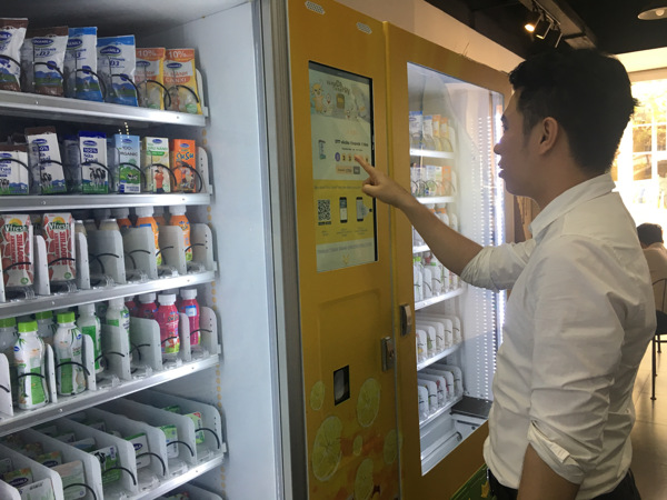 HCM-Ville Toromart, le dépanneur sans vendeurs qui satisfait les clients