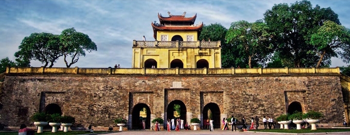 Préparatifs pour Les voyages à travers les anciennes capitales du Vietnam