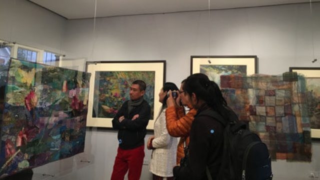 La passion pour la peinture sur tissu de deux artistes franco-vietnamienne