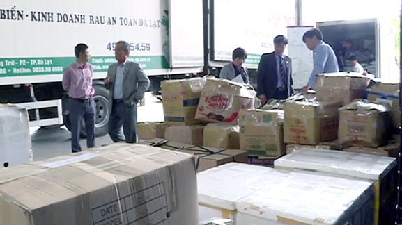 Des cadeaux pour les soldats et habitants de l’archipel de Truong Sa