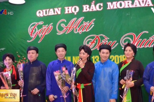 Des Viêt kiêu de République tchèque se réunissent autour du quan ho