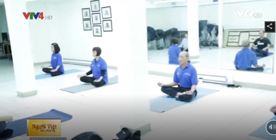 Un cours de yoga pour les Viet Kieu du Canada