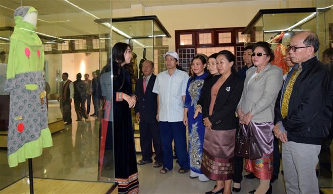 Exposition sur le patrimoine culturel de la Communauté de l ASEAN à Kon Tum