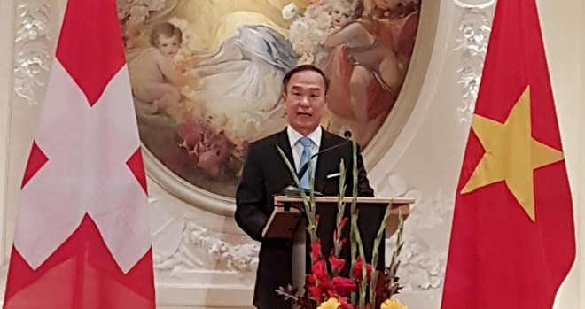 Printemps Mâu Tuât la délégation du Vietnam à Genève rencontre des Viet kieu