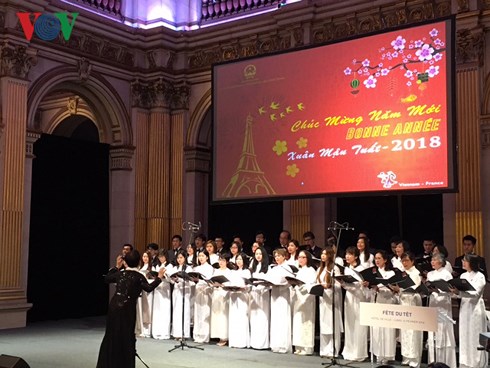 La communauté des Vietnamiens en France célèbre le Nouvel an lunaire