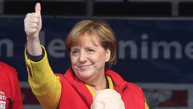 Le PM Nguyên Xuân Phuc félicite la chancelière allemande Angela Merkel pour sa réélection
