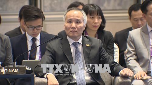 Les ministres de l’Economie de l’ASEAN se réunissent à Singapour