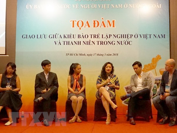 Dialogue avec les jeunes Viêt kiêu à Hô Chi Minh-Ville