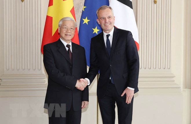 Entrevue entre le secrétaire général du PCV Nguyên Phu Trong et le président de l AN française