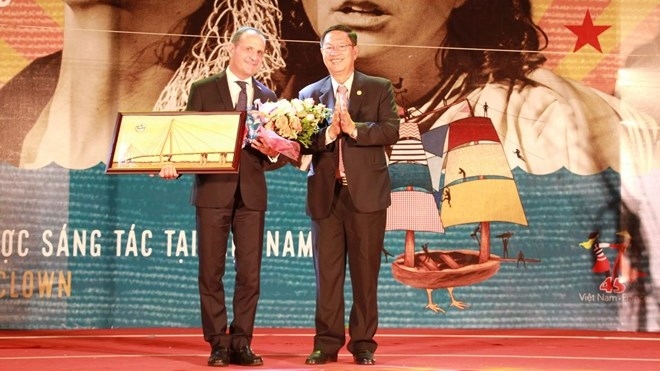 Cân Tho œuvre pour le renforcement des relations Vietnam-France