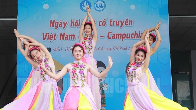 De riches activités célébrant les fêtes traditionnelles du Laos et du Cambodge