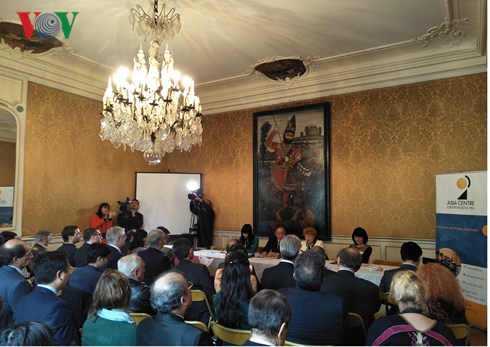 Colloque international sur les relations Vietnam-France à Paris