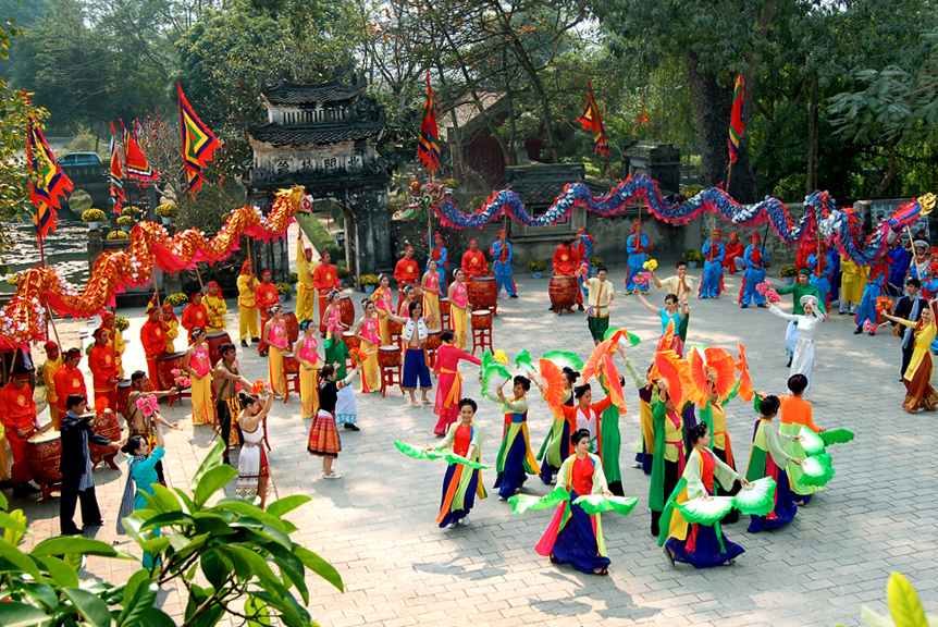 Hanoi  Développer les villages de métiers traditionnels en association avec la préservation des valeurs et identités culturelles