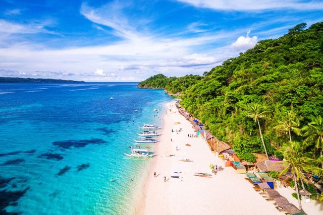 Philippines Boracay, île paradisiaque, va être interdite six mois aux touristes
