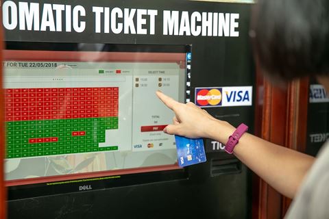 Billetterie automatique au Théâtre des marionnettes sur l eau de Thang Long