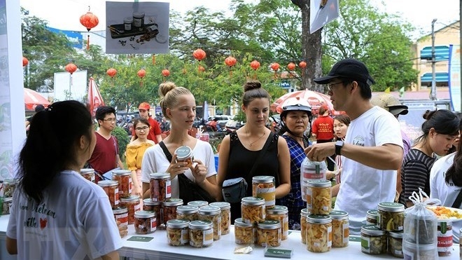 Festival de Huê accueille chaque jour 50 000 visiteurs