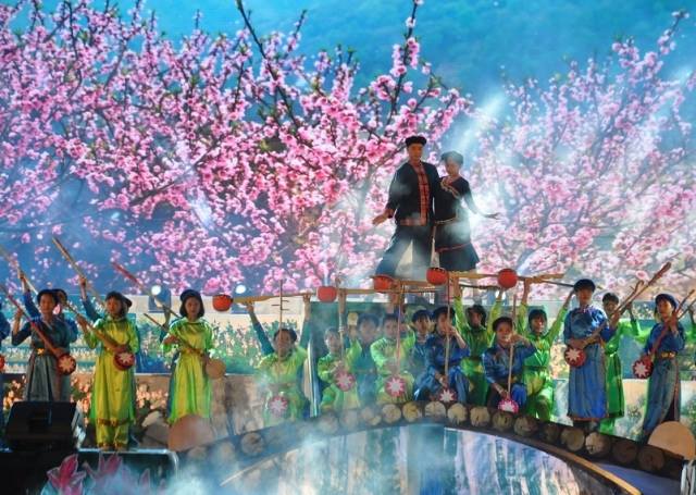 Diverses activités du festival du chant « then » et du « dàn tinh » 2018