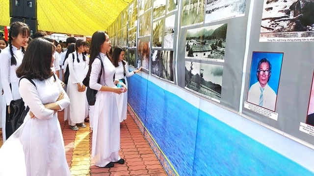 Ouverture d une exposition sur l île de Con Dao à Vinh Long