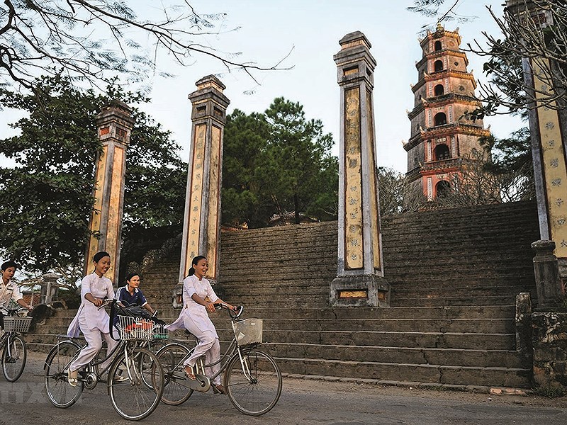 Parution d’un livre photo sur les pagodes vietnamiennes réalisé par un photographe français