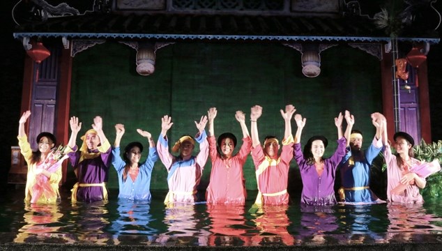Des spectacles de marionnettes sur l’eau à Hôi An