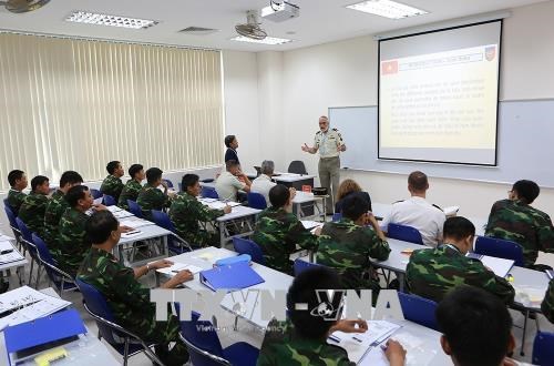 Echange Vietnam-France dans le cadre des opérations de maintien de la paix