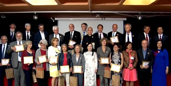 Santé Insignes du Vietnam aux experts français