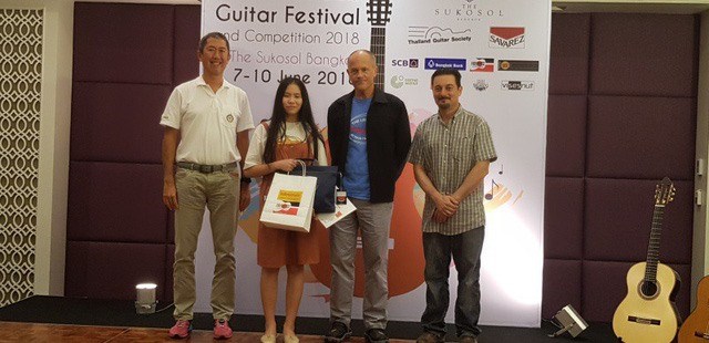 Une élève vietnamienne nommée meilleure guitariste de la région