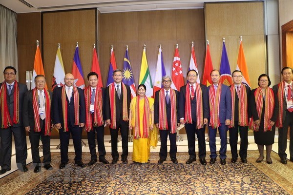 L Inde et l ASEAN visent 100 milliards de dollars d’échanges commerciaux en 2020