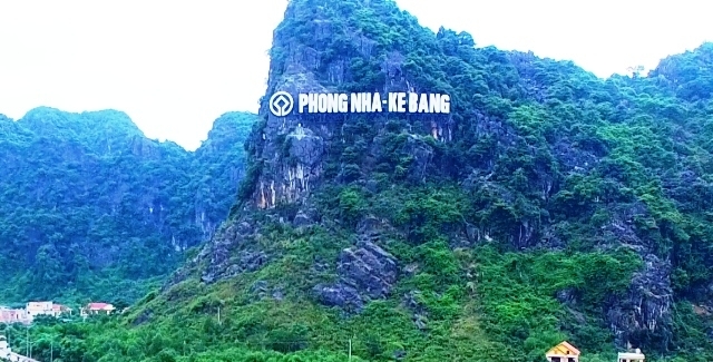 Découverte des caves Vom et Giêng Vooc à Phong Nha