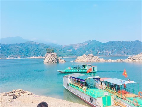 Coopération efficace pour le développement touristique autour du lac de Hoa Binh